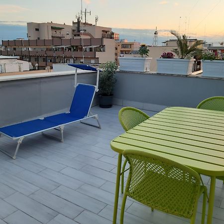 Attico Con Terrazza A Bari Apartment Luaran gambar