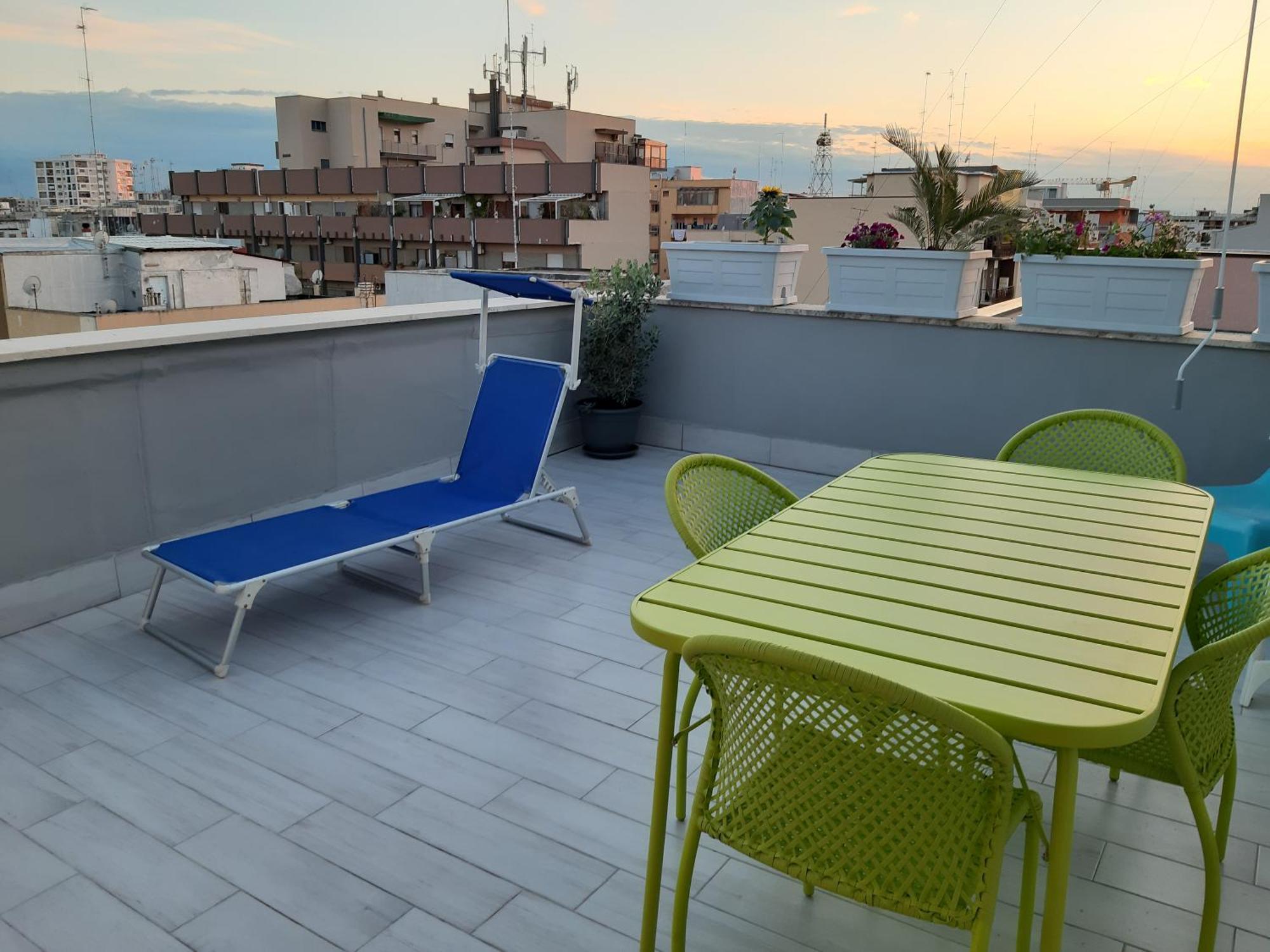 Attico Con Terrazza A Bari Apartment Luaran gambar