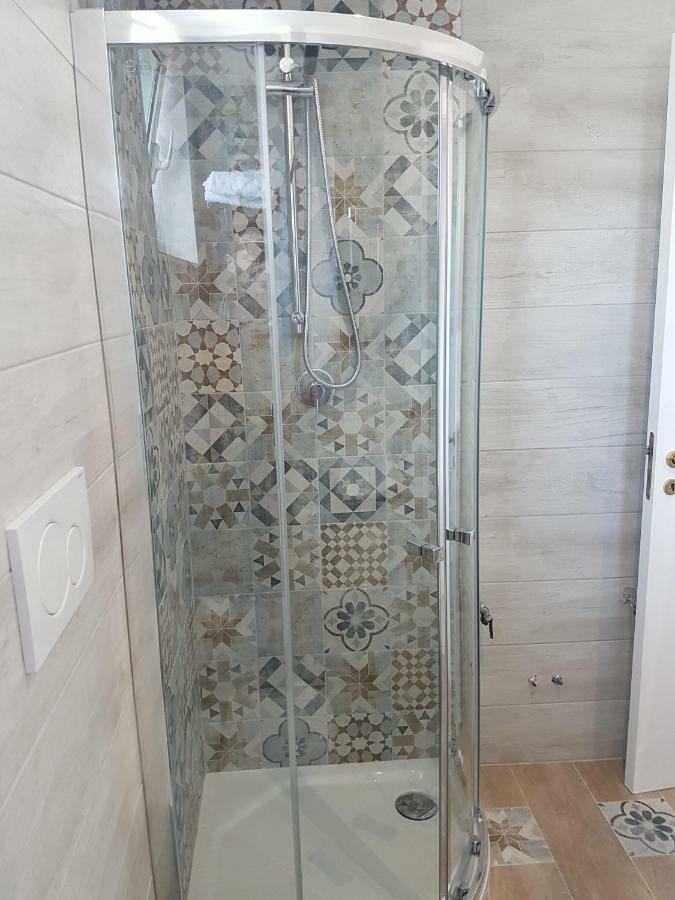 Attico Con Terrazza A Bari Apartment Luaran gambar