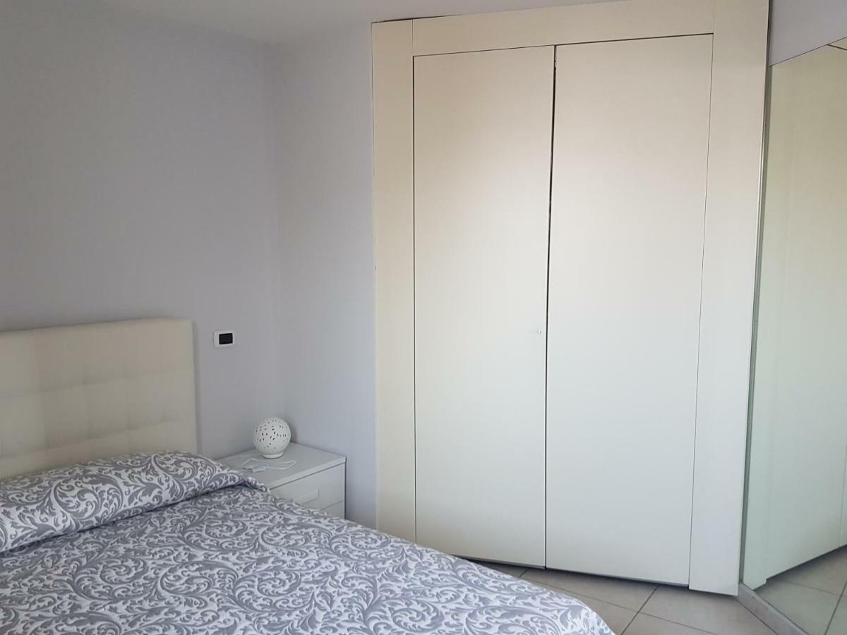 Attico Con Terrazza A Bari Apartment Luaran gambar