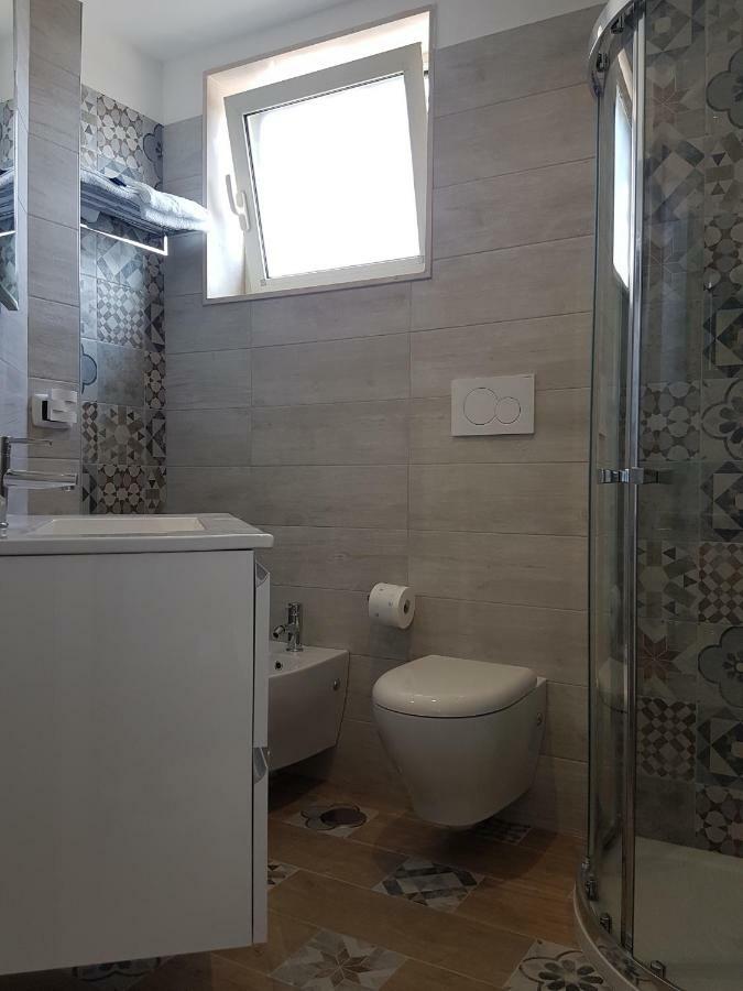 Attico Con Terrazza A Bari Apartment Luaran gambar