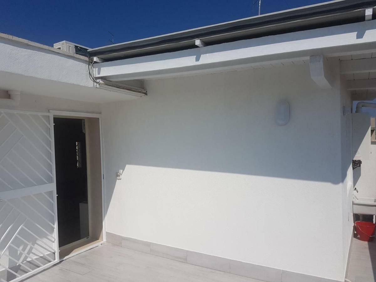 Attico Con Terrazza A Bari Apartment Luaran gambar