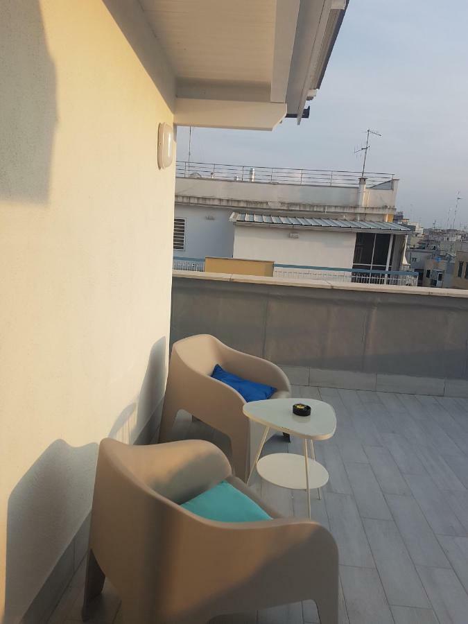 Attico Con Terrazza A Bari Apartment Luaran gambar