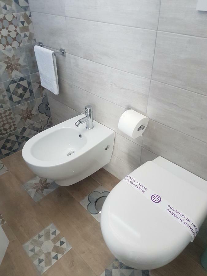 Attico Con Terrazza A Bari Apartment Luaran gambar