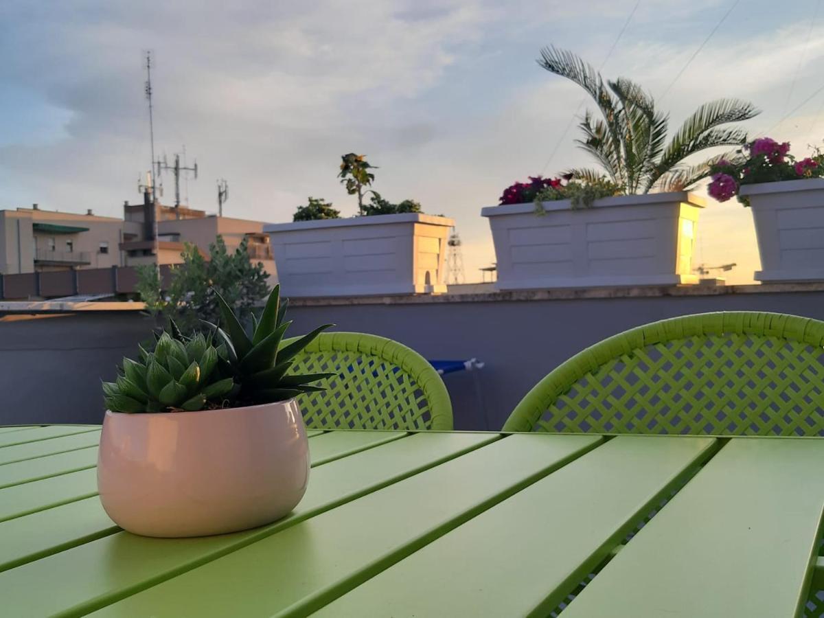 Attico Con Terrazza A Bari Apartment Luaran gambar